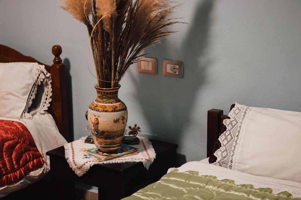 Bb Traditional Apartment Gjirokastër Eksteriør billede
