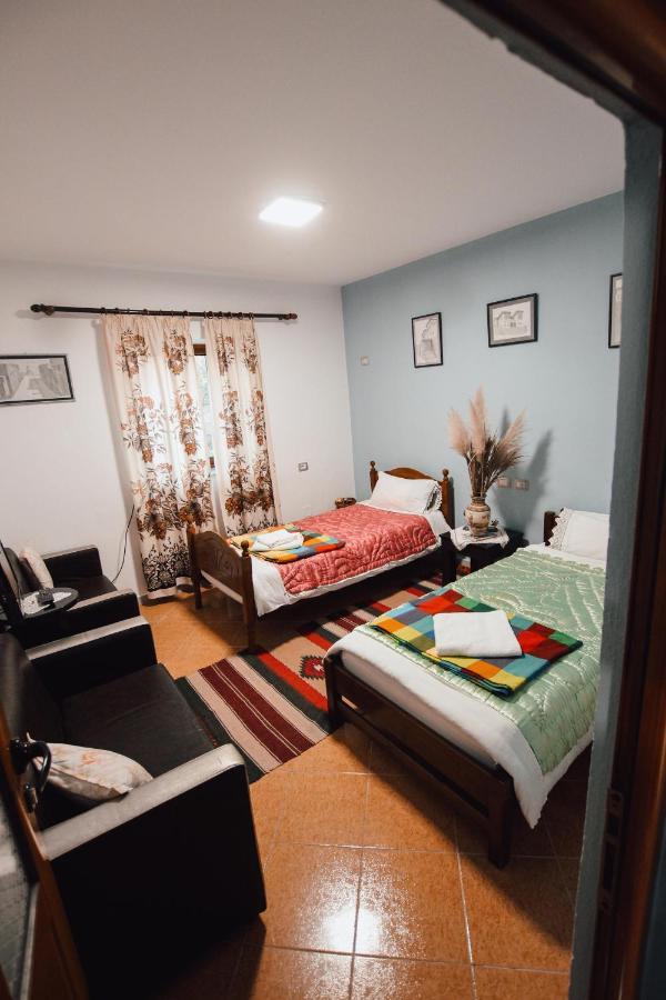 Bb Traditional Apartment Gjirokastër Eksteriør billede
